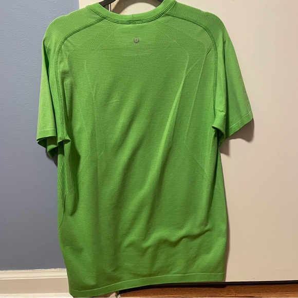 Lululemon Medium Metal Vent Tech Neon Green - Picture 2 of 4